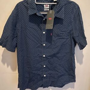 Levi’s button up shirt with polka dots. NWT. Size large.